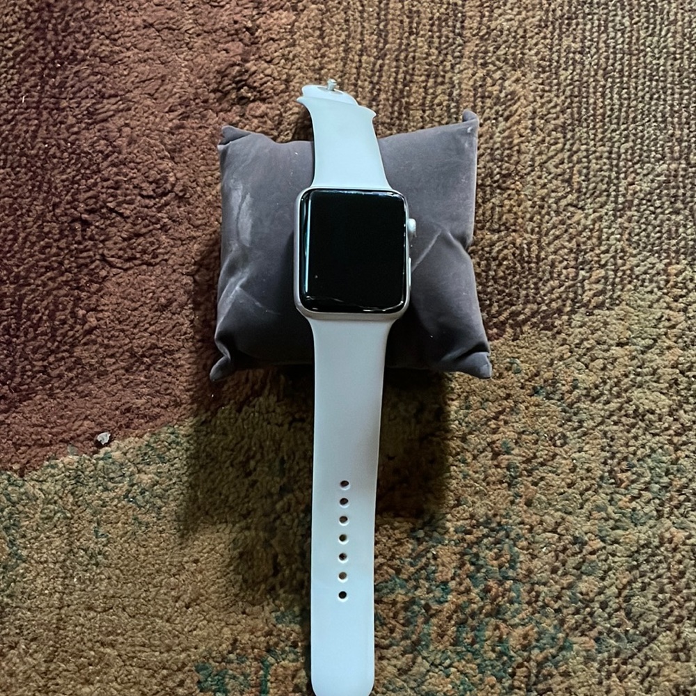 Series 3 Apple Watch with a broken screen